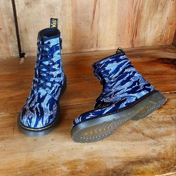 Dr. Martens 1460 Camo - Picture 2 of 6